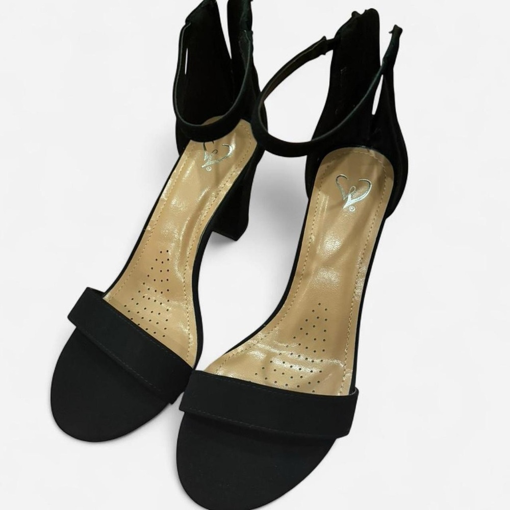 Women's Elegant Windsor Black Heels